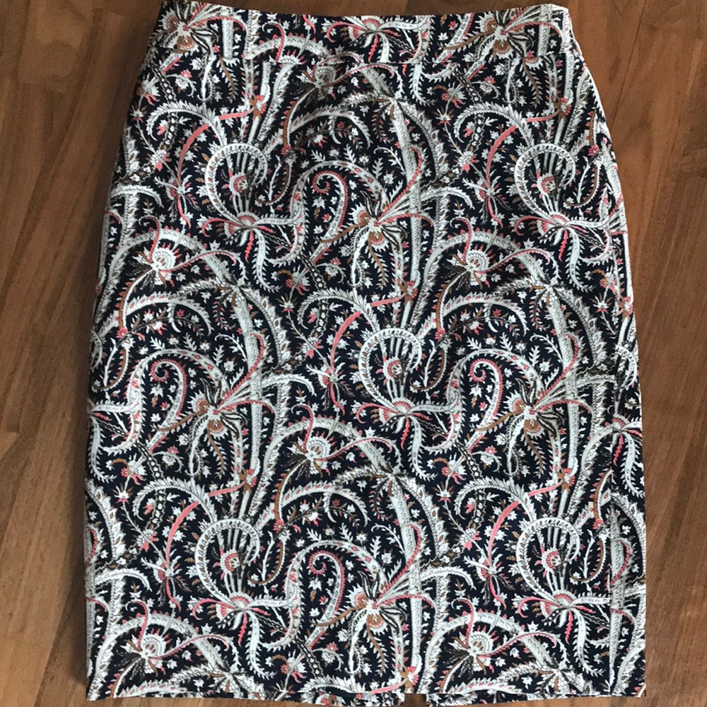 J Crew No. 2 Pencil Skirt in Feather Paisley-EUC